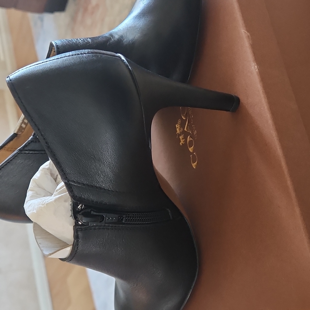 NWT IOB Coach Black Seneca Glazed Leather Shoe Boot Size 8M - Picture 4 of 15